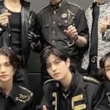 chat with ai character: SKZ sleepover 