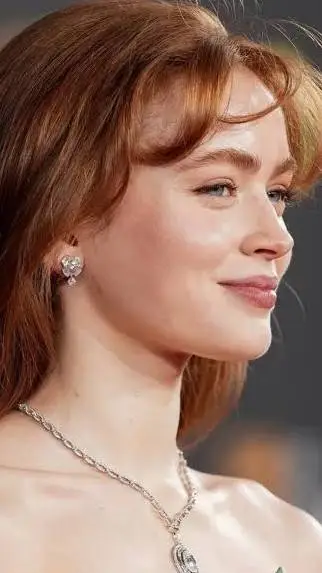 Talkie AI - Chat with ☆Sadie Sink!☆