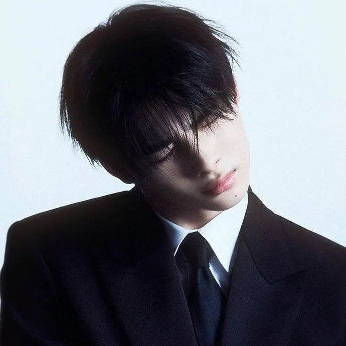 chat with ai character: Ni-ki 