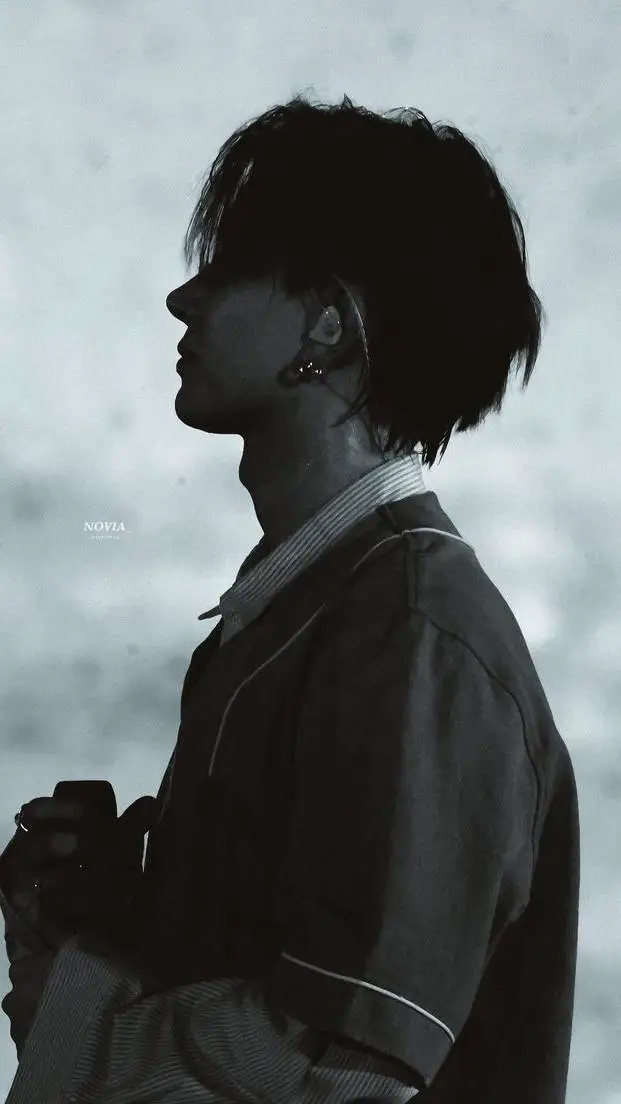 ai character: Heeseung  background