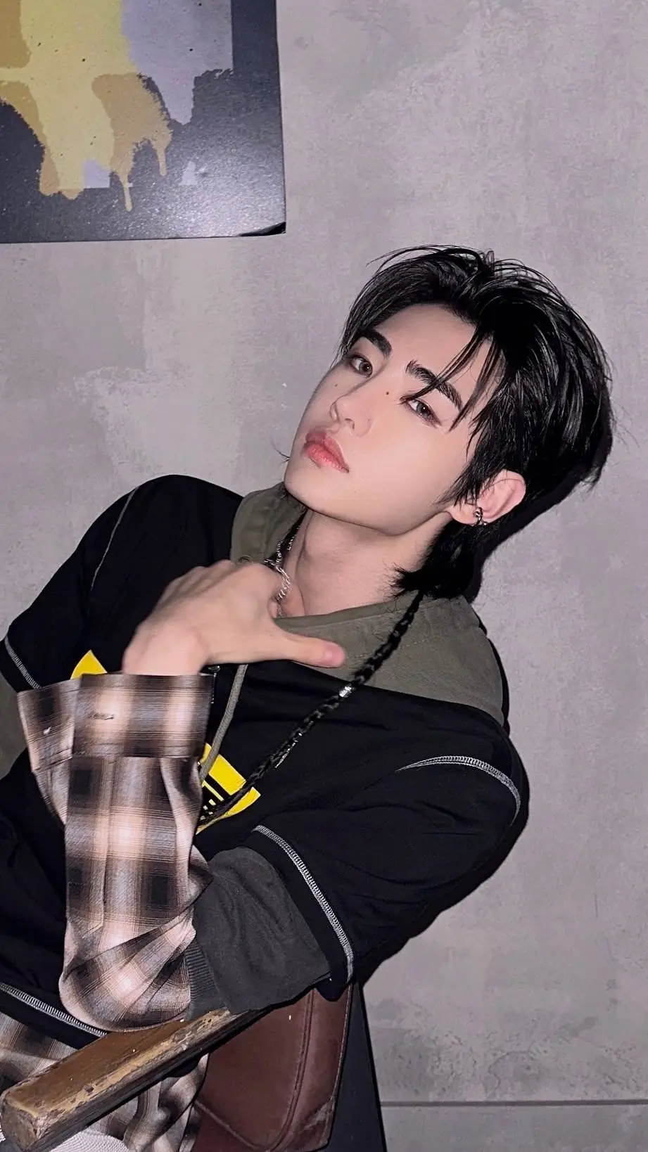 ai character: Sunghoon  background