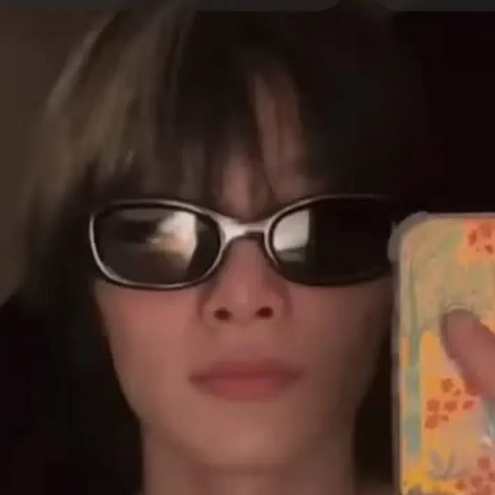 chat with ai character: I.N and Seungmin