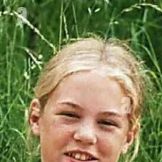 chat with ai character: eva-lotta