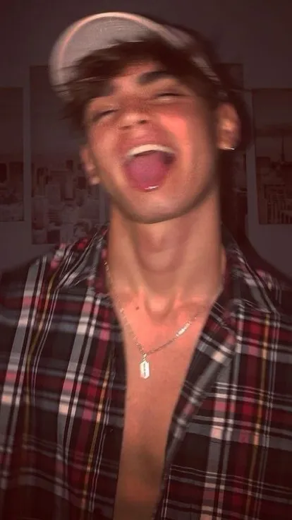 ai character: (?Ezra?) background