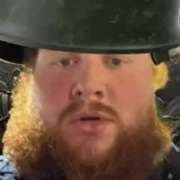 chat with ai character: Caseoh