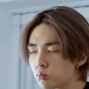 chat with ai character: Hyunjin father 