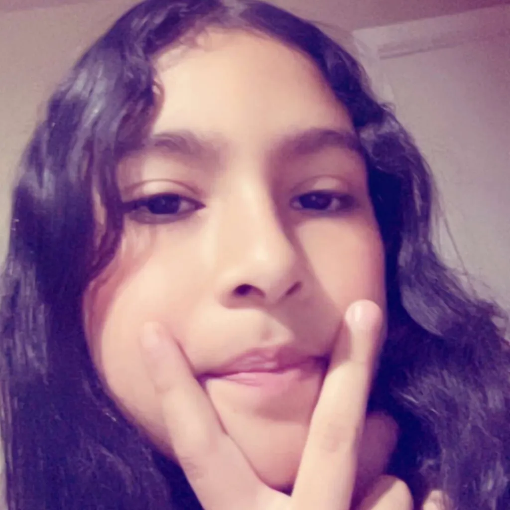 chat with ai character: Ximena 