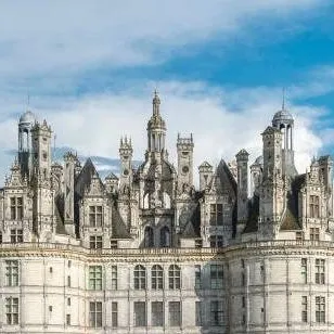 chat with ai character: Royal Family💎