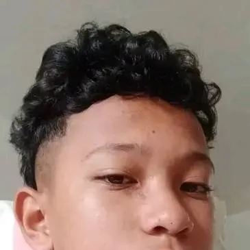 chat with ai character: Paul Eron Lorilla