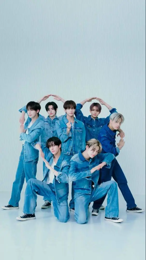 ai character: 😭✨️MRC✨️😭 background