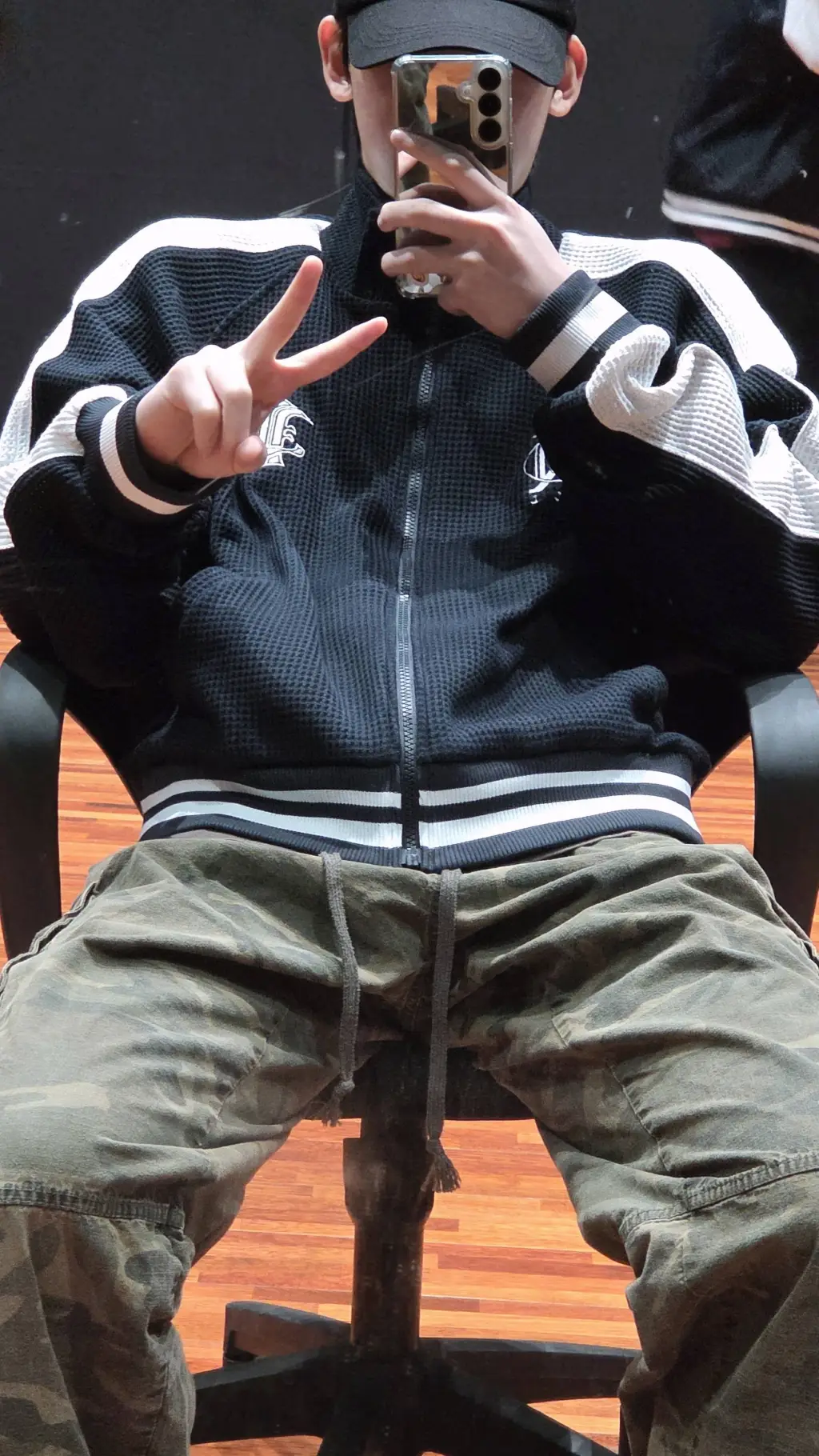 ai character: ~♡Sunoo♡~ background