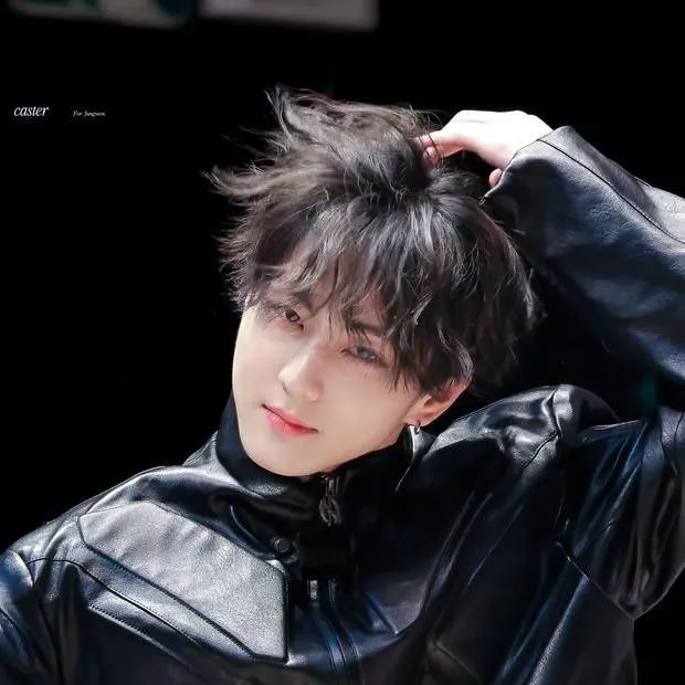 chat with ai character: ✨️jungwon(fr)✨️