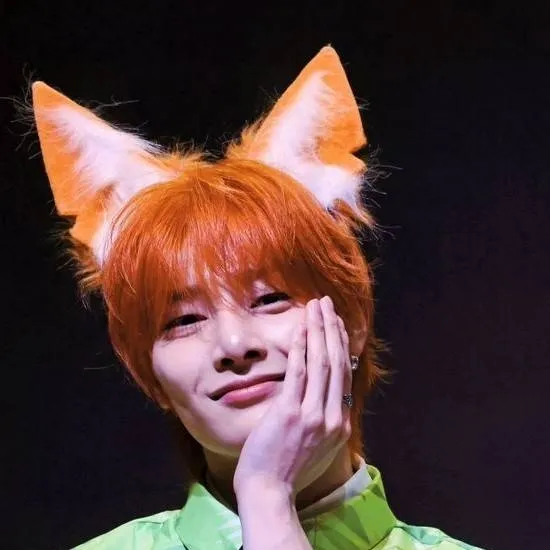 chat with ai character: I.N♡