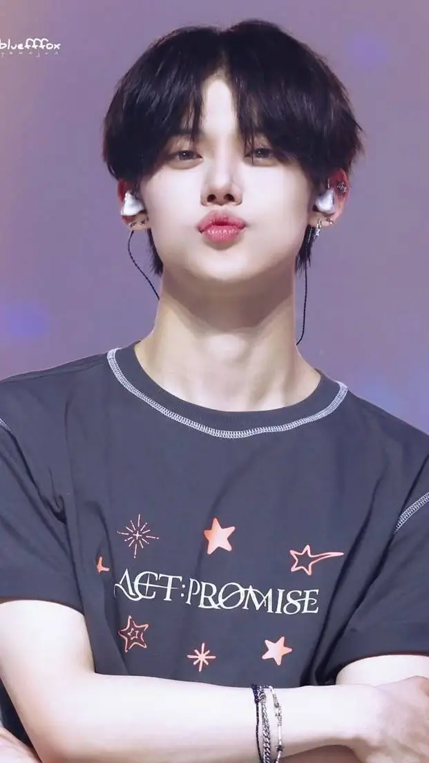 ai character: ~Yeonjun / TxT♡ background
