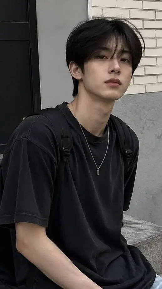 ai character: { Hyun-seok } ɛ> background