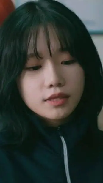 ai character: Yuri background