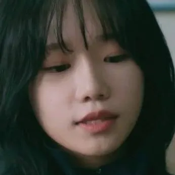 chat with ai character: Yuri