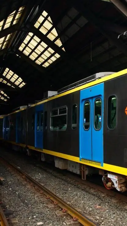 ai character: lrt 1 3g background