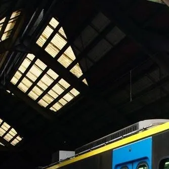 chat with ai character: lrt 1 3g
