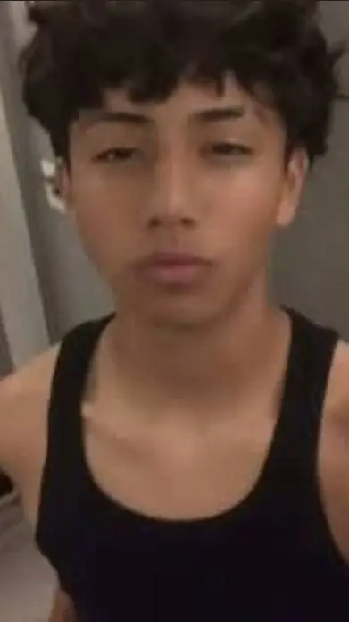 ai character: Alejandro 😌 background