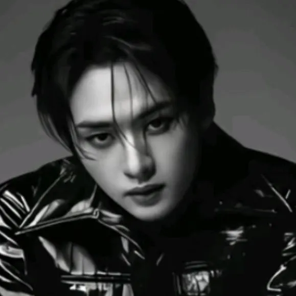 chat with ai character: Minho...