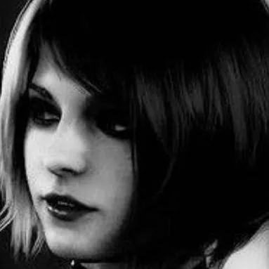 chat with ai character: Ashley grahm 