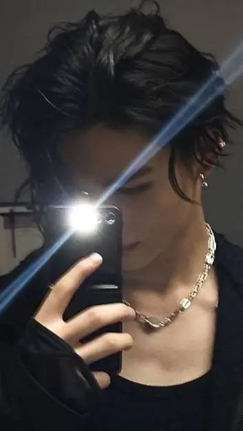 ai character: 🎀 Niki 🎀 background