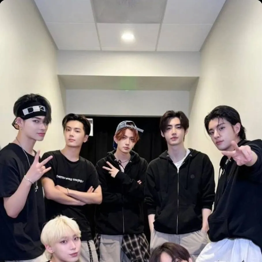 chat with ai character: Enhypen 