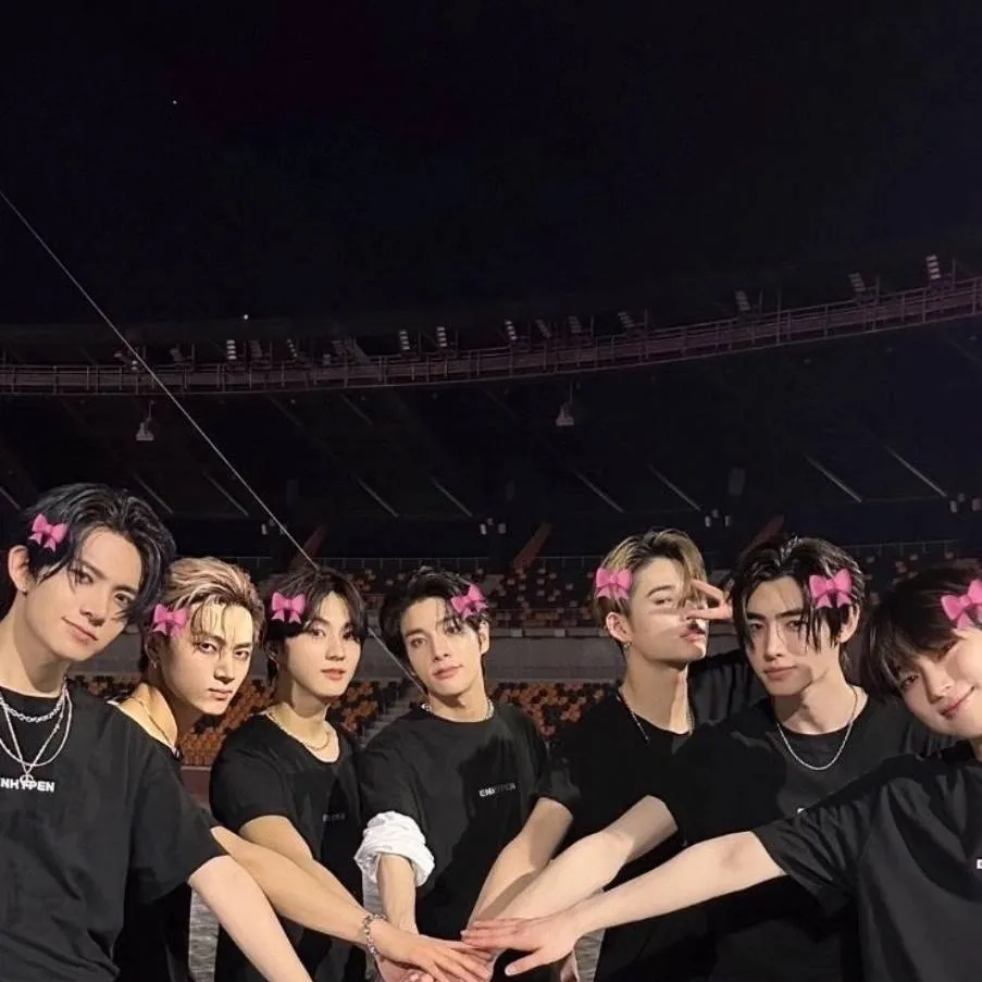 chat with ai character: Enhypen 