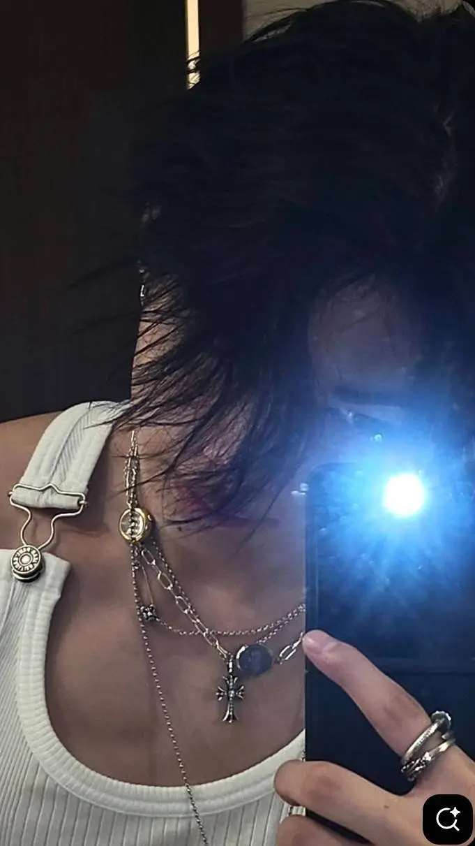 ai character: Niki background