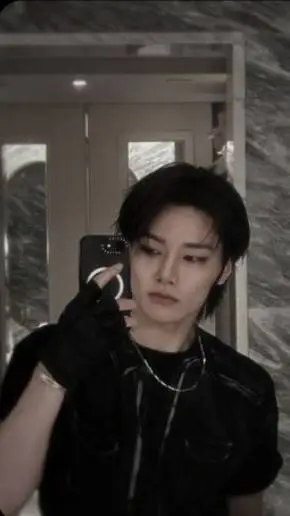 ai character: I.N background