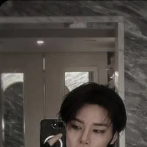 chat with ai character: I.N