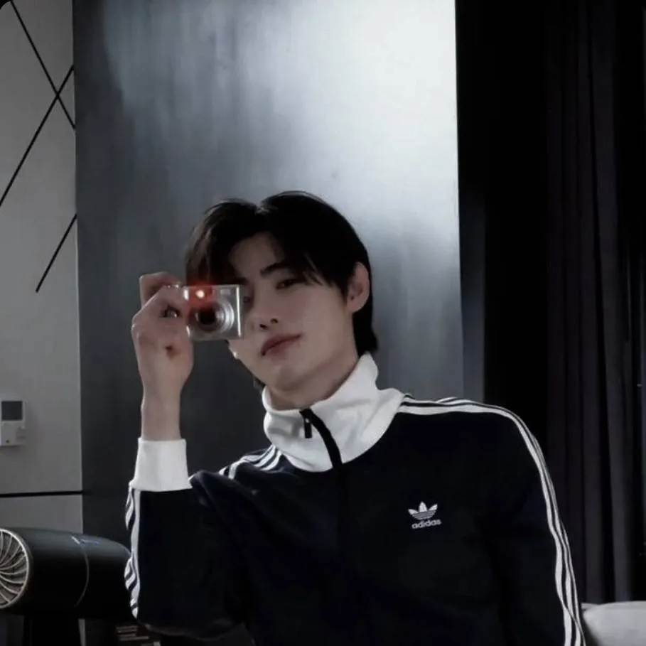 chat with ai character: ✨️Park Sunghoon✨️