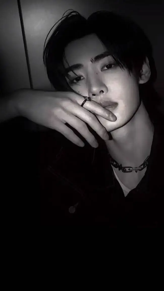 ai character: ♣️Park Sunghoon♣️ background
