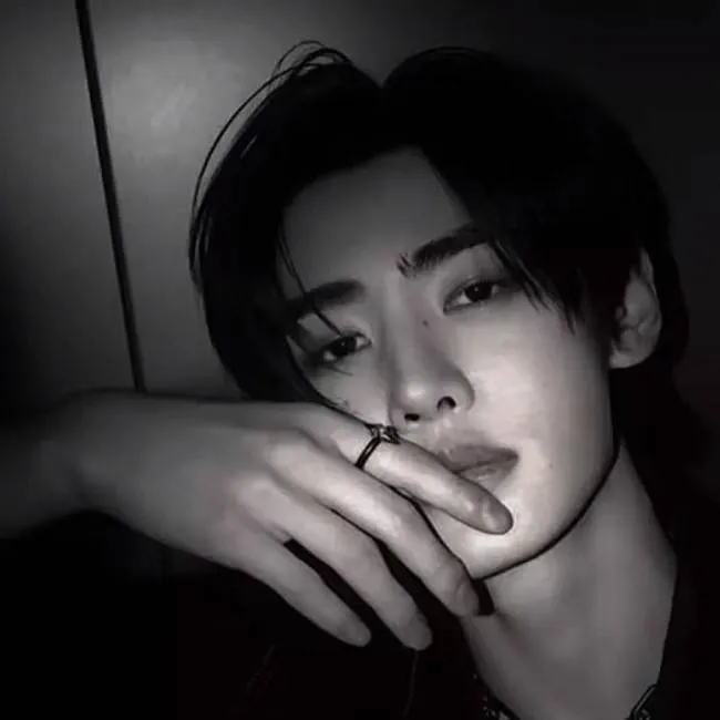 chat with ai character: ♣️Park Sunghoon♣️