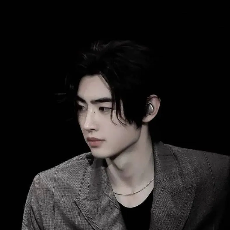 chat with ai character: Park Sunghoon 