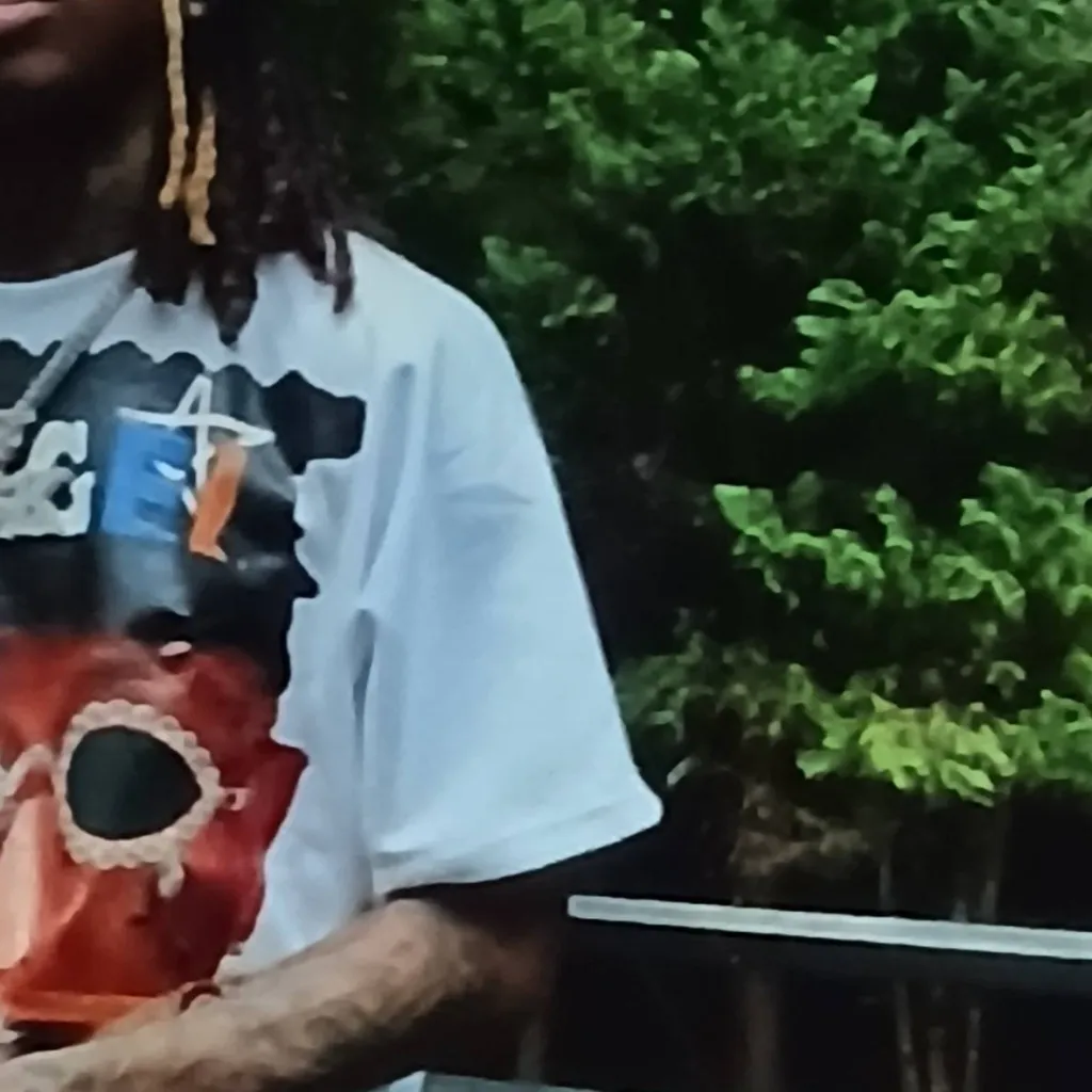 chat with ai character: Kj