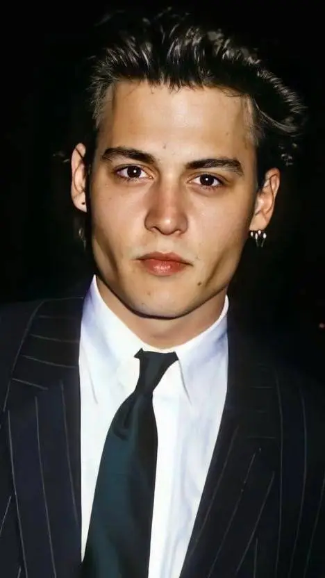 ai character: Leonardo background