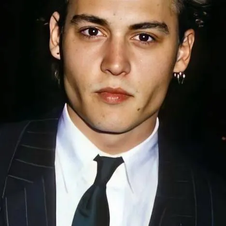 chat with ai character: Leonardo