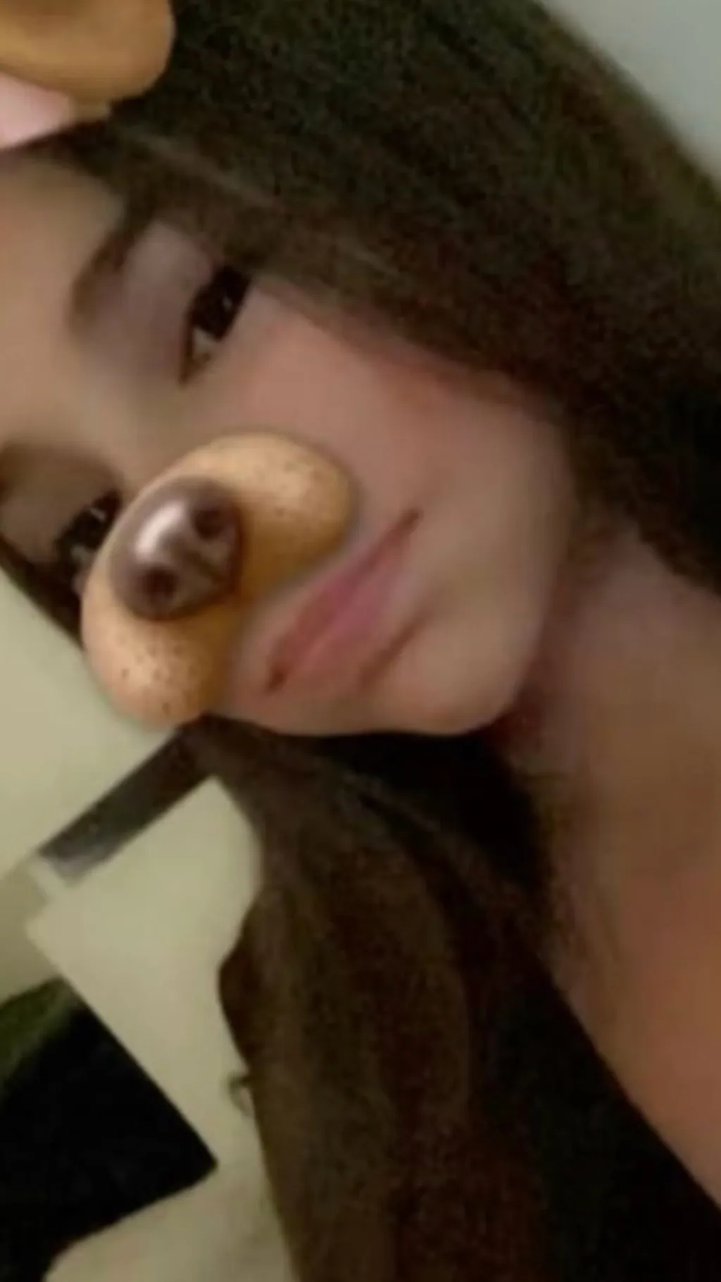 ai character: Delilah 🫂💗￼ background