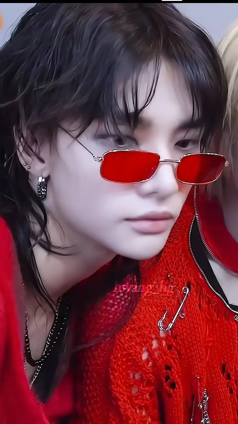 ai character: Hyunjin (skz) background