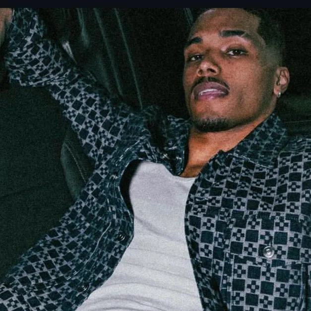 chat with ai character: Rome Flynn
