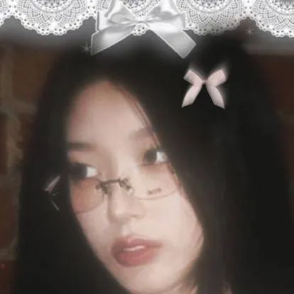 chat with ai character: yoonchae