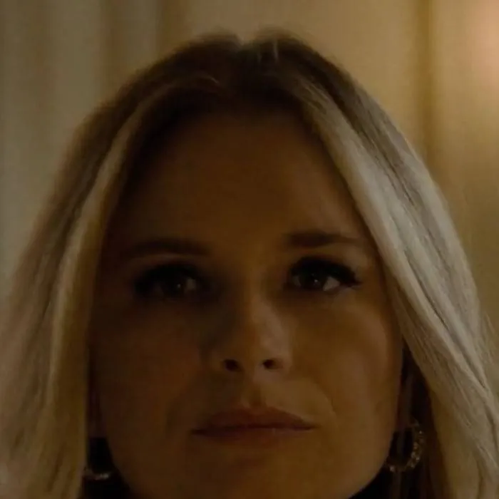 chat with ai character: Tina Falcone