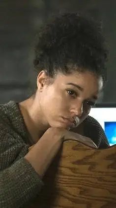 ai character: Nicole Warren background