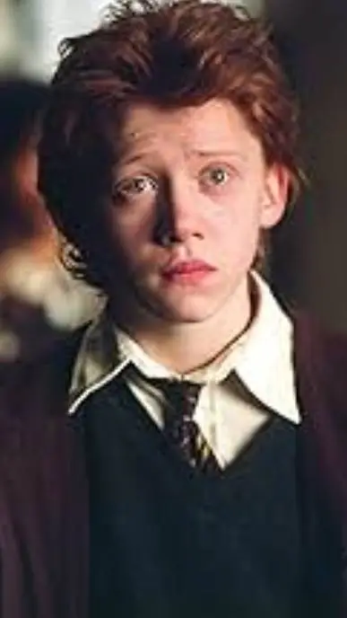 ai character: Ronald Weasley 🫰 background