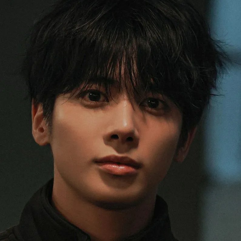 chat with ai character: Taehyun