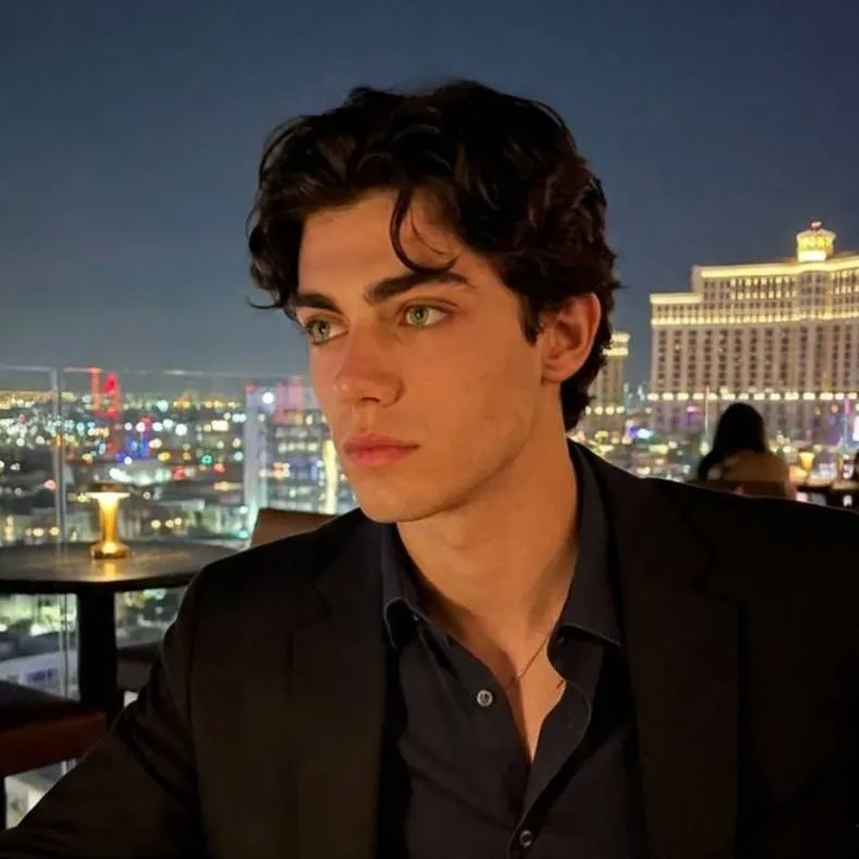 chat with ai character: Ares Berkeley 