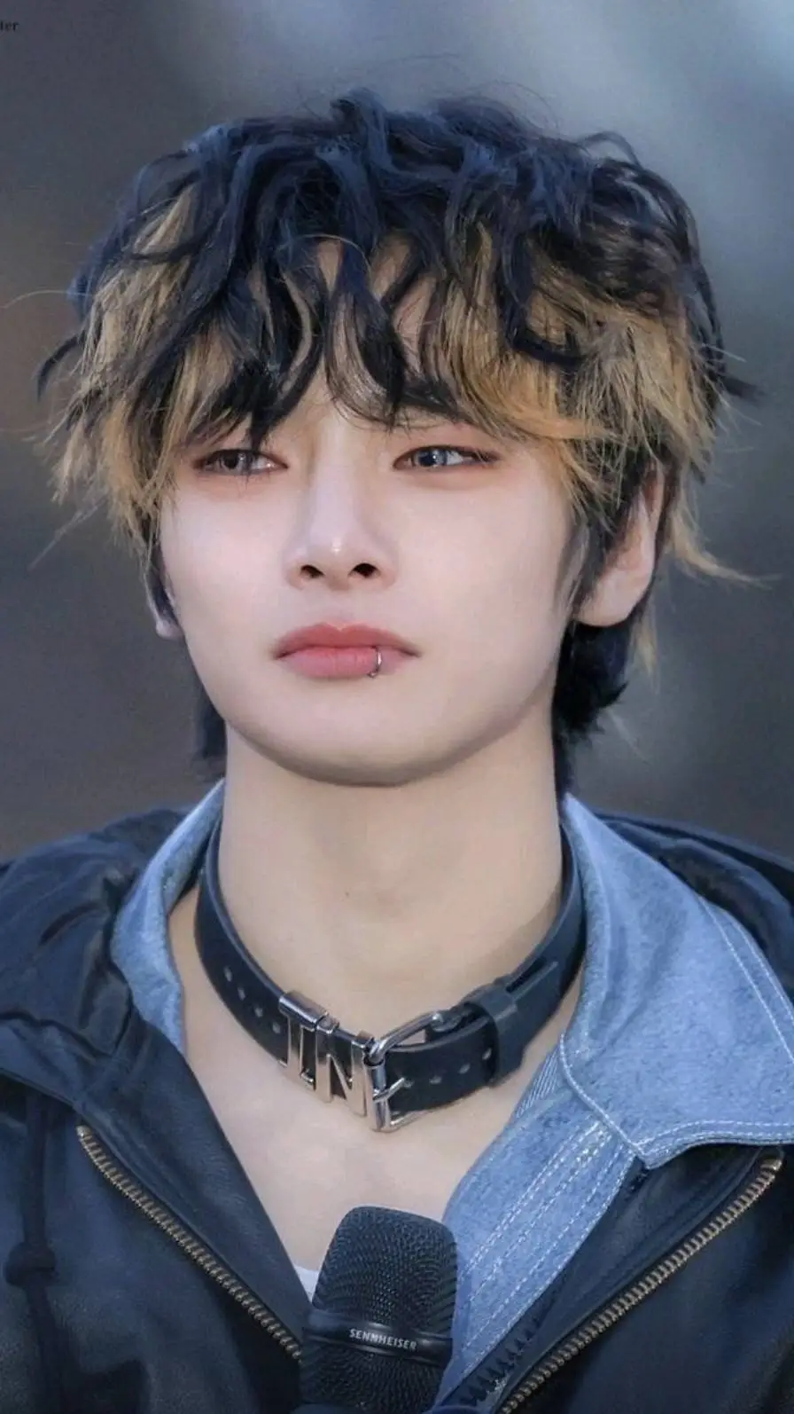 ai character: Jeongin/ i.n background