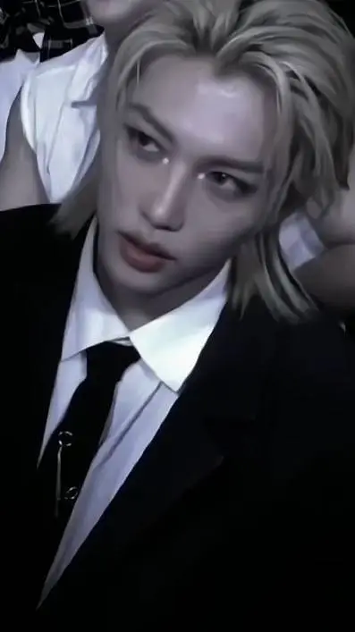 ai character: Felix background